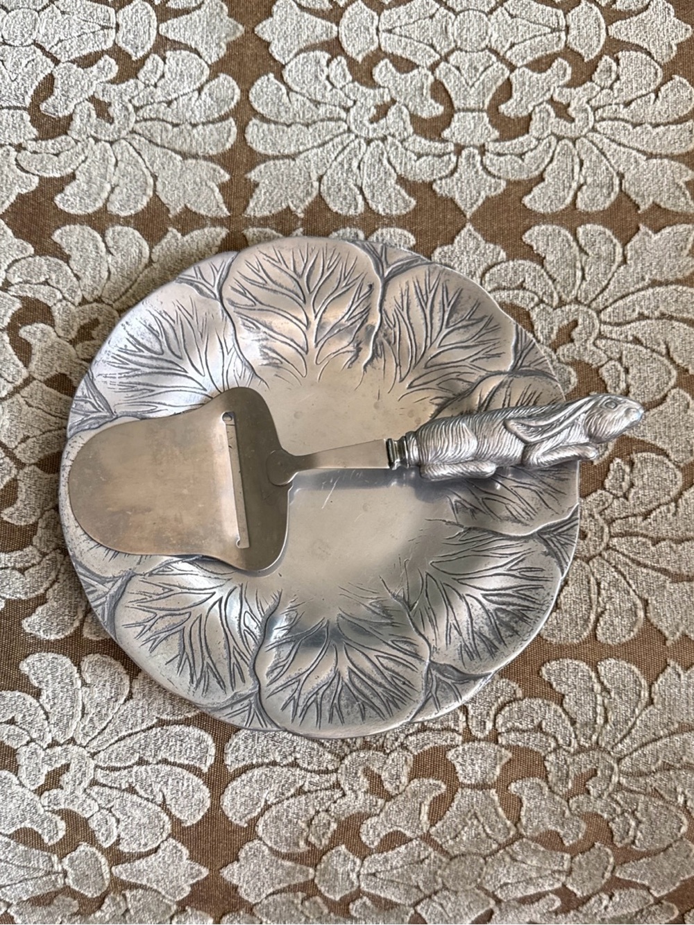2 Piece Arthur Court Designs Cabbage Leaf Plate & Rabbit Cheese Slicer Aluminum